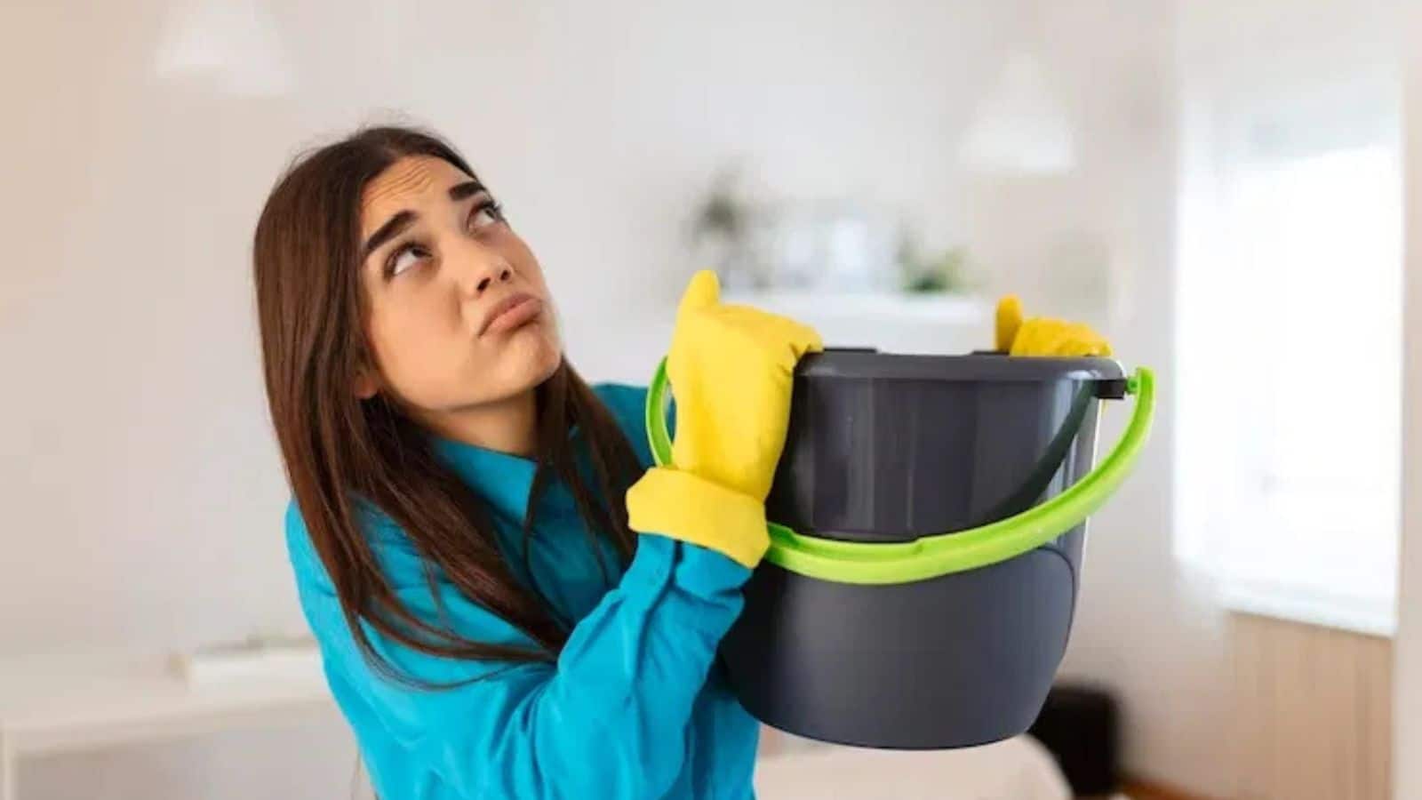 बाल्टी भर पानी कूलर से जाता कहां है और AC से पानी क्यों निकलता है? जानें पूरी वजह