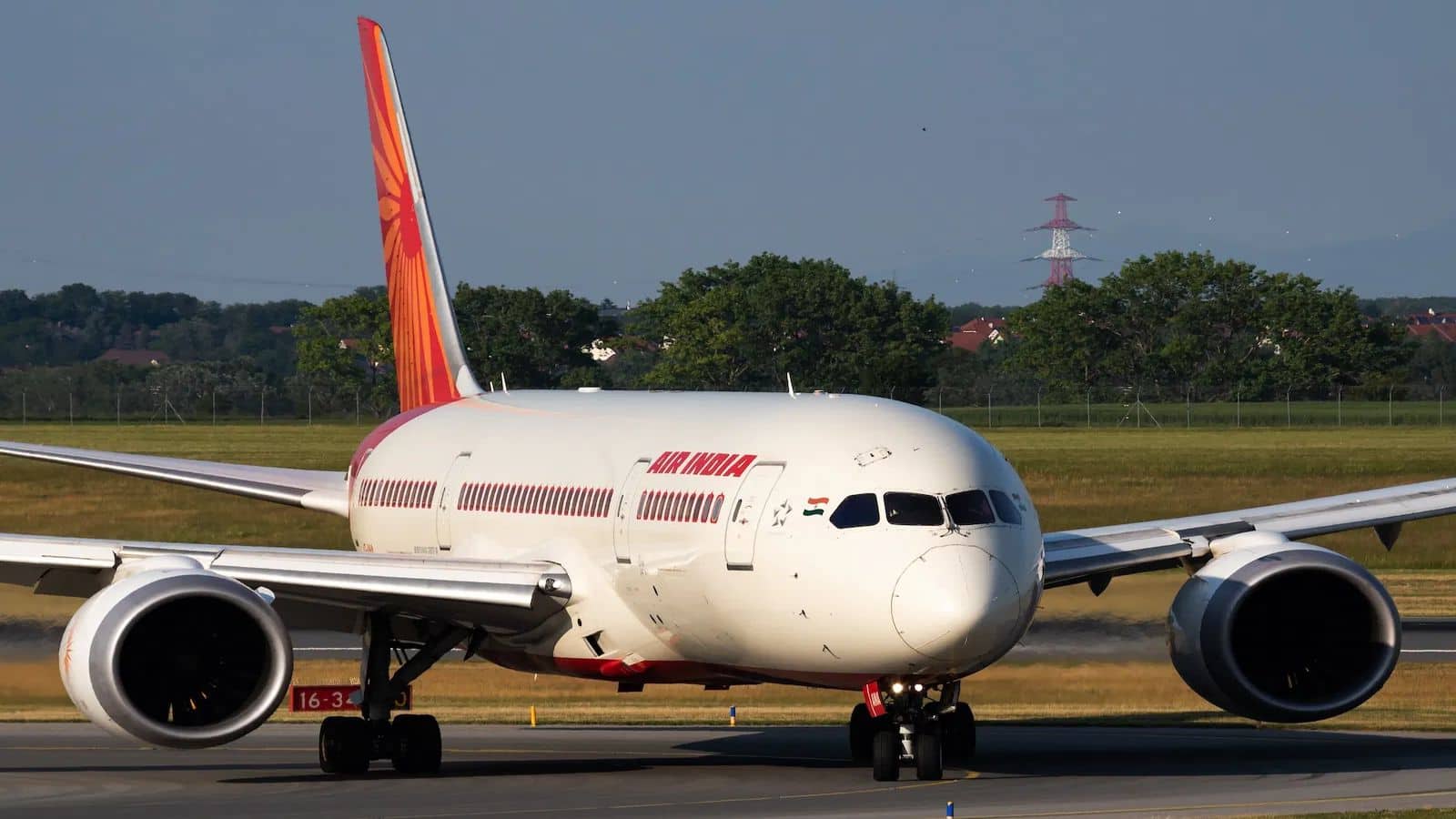 Air India Crash: 'कोई बड़ी सुरक्षा चिंता नहीं...'; एयर इंडिया बोइंग 787 को DGCA से मिली क्लीन चिट