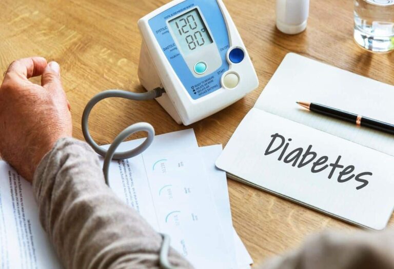 Diabetes: डायबिटीज पेशेंट भूलकर भी न खाएं ये चीजें, वरना बढ़ सकता है मौत का खतरा!