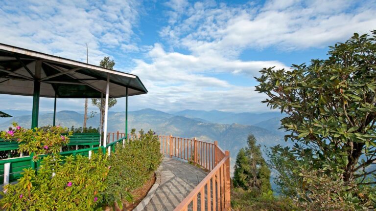 IRCTC Travel Offer:  पहाड़ों की सैर अब किफायती और सुविधाजनक, जानें IRCTC के टूर प्लान की डिटेल्स