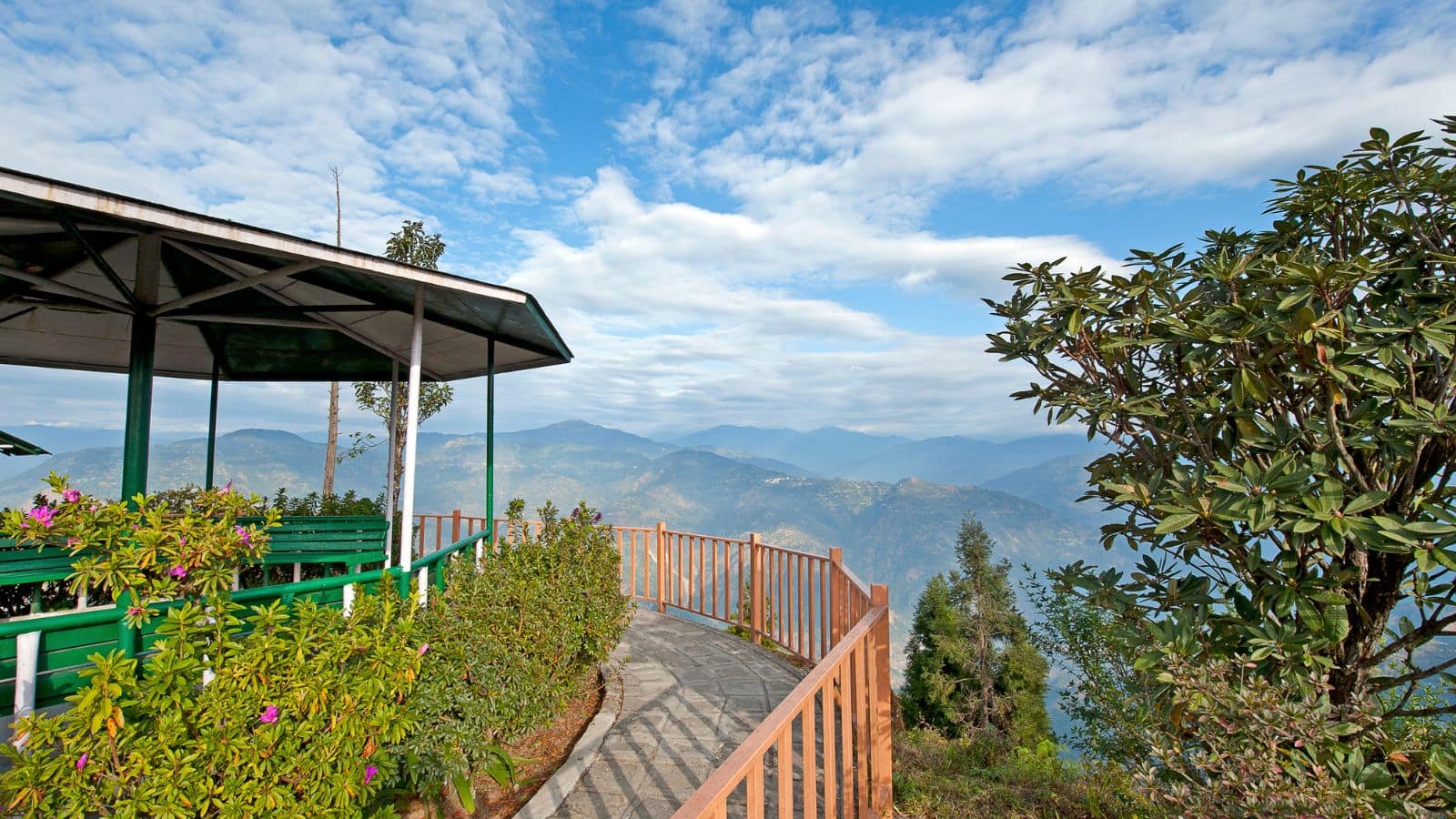 IRCTC Travel Offer:  पहाड़ों की सैर अब किफायती और सुविधाजनक, जानें IRCTC के टूर प्लान की डिटेल्स