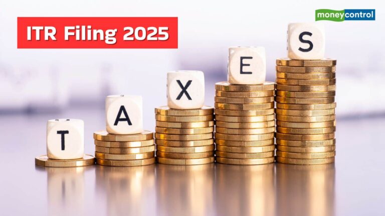 ITR Filing 2025: किसे इनकम टैक्स रिटर्न फाइल करना है जरूरी? नहीं भरते टैक्स तो भी फाइल करें आईटीआर