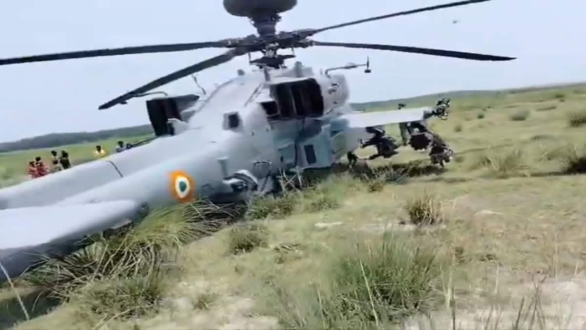 VIDEO: अचानक सहारनपुर के खेतों में उतरा सेना का लड़ाकू हेलीकॉप्टर, ये रही वजह