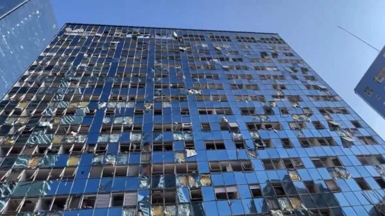 ईरान की मिसाइल ने तबाह कर दिया इजरायल का स्टॉक एक्सचेंज