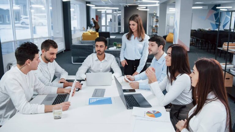 काम पसंद नहीं आया तो पहले ही दिन कर्मचारी ने दिया रिजाइन, HR के साथ चैट वायरल