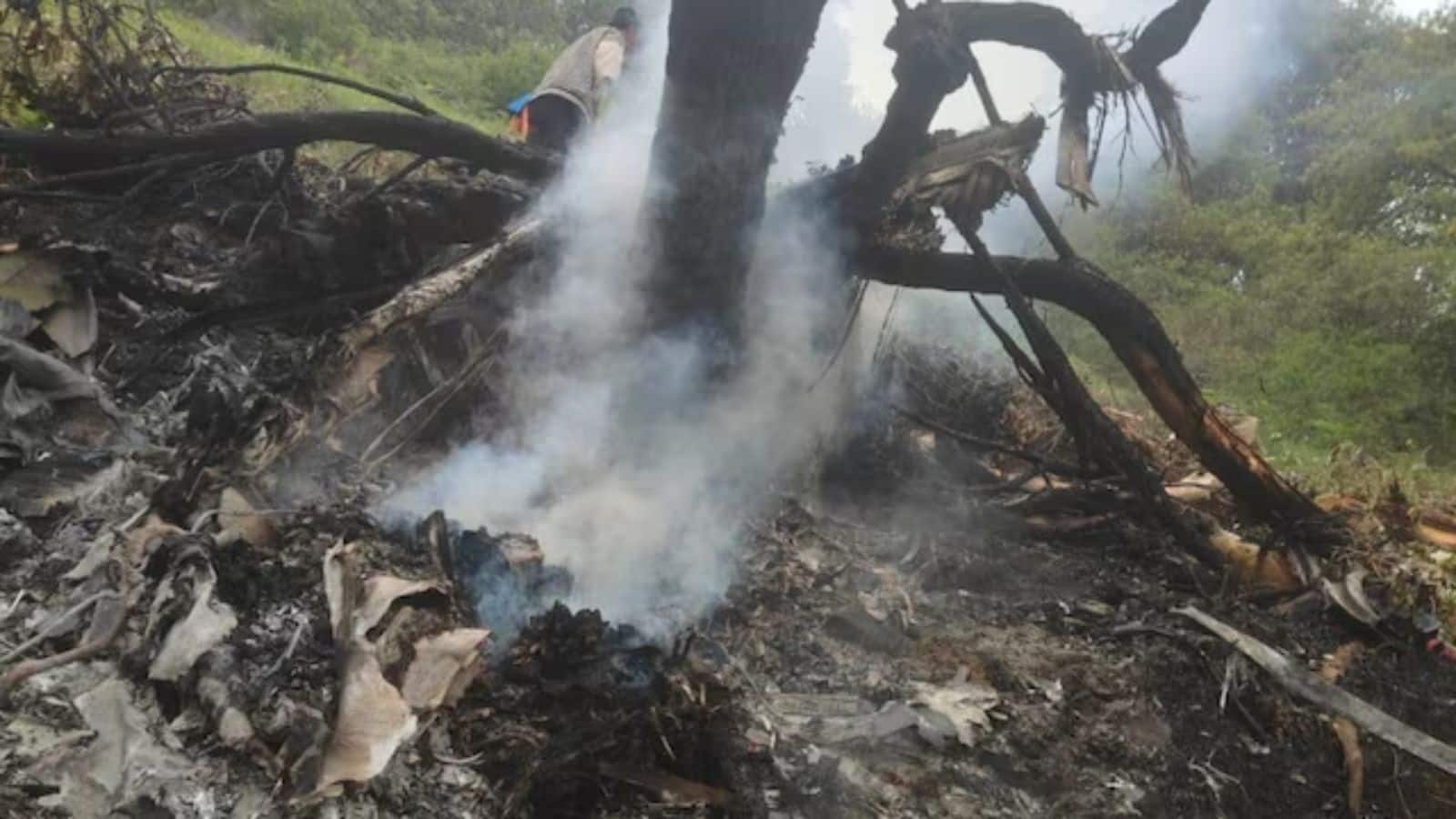 Kedarnath Chopper Crash: दो महीने पहले ही जुड़वा बच्चों के पिता बना थे पायलट कैप्टन राजवीर सिंह चौहान, हेलिकॉप्टर क्रैश में गई जान