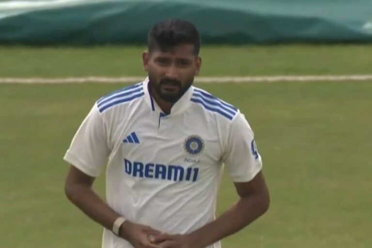 भारतीय गेंदबाज का इंग्लैंड में कातिलाना गेंदबाजी, 4 ओवर में 4 विकेट!