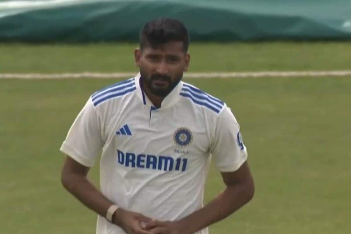 भारतीय गेंदबाज का इंग्लैंड में कातिलाना गेंदबाजी, 4 ओवर में 4 विकेट!