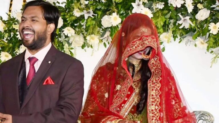 Khan Sir Wife: कैसी दिखती है खान सर की वाइफ, पहली बार दिखा पूरा चेहरा!