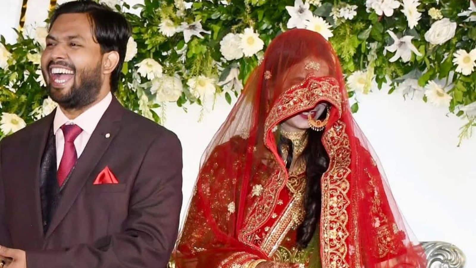 Khan Sir Wife: कैसी दिखती है खान सर की वाइफ, पहली बार दिखा पूरा चेहरा!