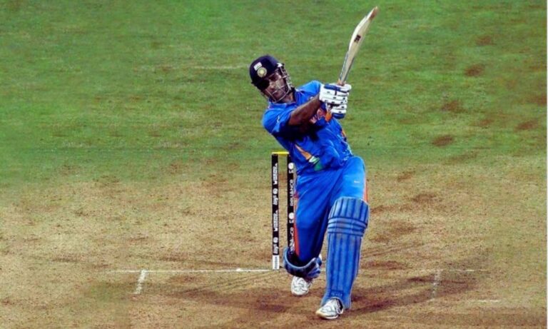 MS Dhoni: धोनी को ICC ने दिया सबसे बड़ा सम्मान, दिग्गजों की इस लिस्ट में मिली जगह