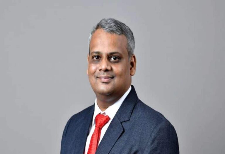 Market views: मेटल सेक्टर  में बनी हुई हैं ग्लोबल चुनौतियां, बैंक -एनबीएफसी में निवेश का अच्छा मौका- नवीन कुलकर्णी