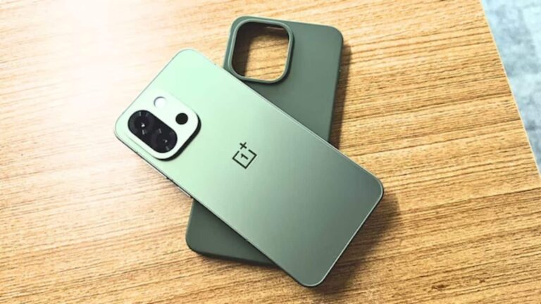 OnePlus 13s launched in India: दमदार प्रोसेसर और लॉन्ग लास्टिंग बैटरी के साथ लॉन्च हुआ OnePlus 13s, जानिए खास फीचर्स और कीमत