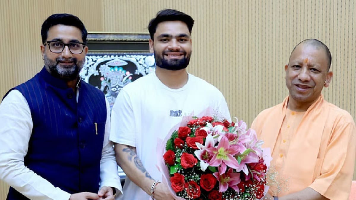 Rinku Singh: 10वीं पास नहीं फिर रिंकू सिंह कैसे बने बेसिक शिक्षा अधिकारी?  एजुकेशन पर उठ रहे ये सवाल