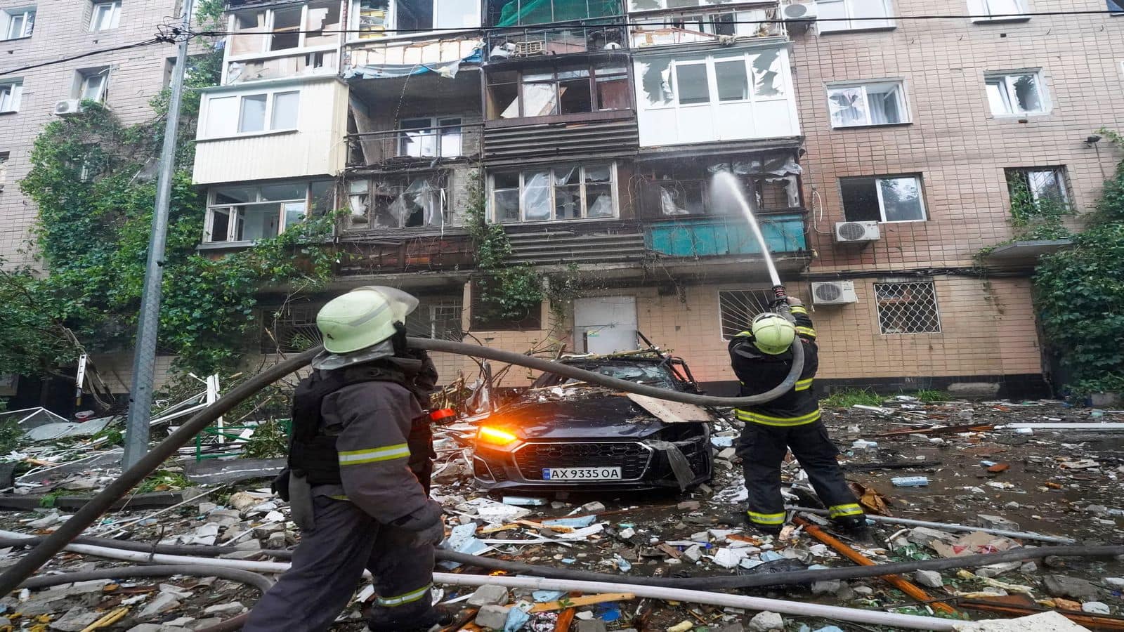 Russia-Ukraine War: रूस का यूक्रेन पर जोरदार पलटवार, 400 ड्रोन और 40 मिसाइलों से किया अब तक सबसे बड़ा हमला, देखें वीडियो