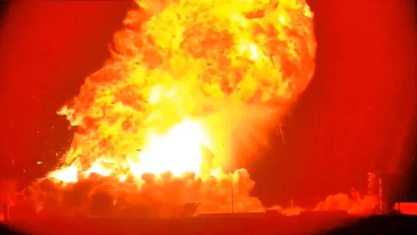 एलॉन मस्क के SpaceX स्टारशिप में स्टैटिक फायर टेस्ट के दौरान हुआ ब्लास्ट, लगातार तीसरी बार फेल हुई टेस्टिंग