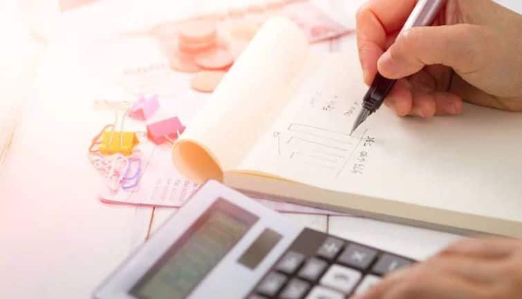 ITR Filing 2025: 2 जून तक 54000 टैक्सपेयर्स ने फाइल किए रिटर्न, आईटीआर के बारे में जानें अपने हर सवाल का जवाब