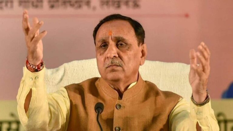 Ahmedabad Plane Crash: अहमदाबाद में एयर इंडिया का प्लेन क्रैश, गुजरात के पूर्व सीएम विजय रूपाणी भी थे सवार