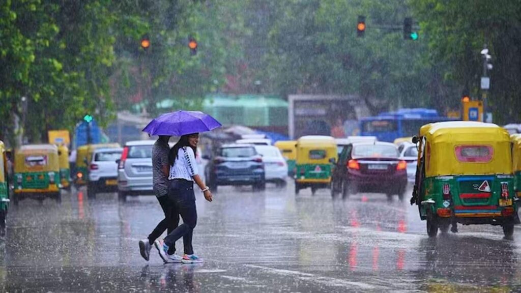 Heavy Rain Alert: तीन दिनों बाद पूरे देश में छा जाएगा मानसून...फिर इन इलाकों में जमकर बरसेंगे बादल! IMD ने जारी की ये चेतावनी