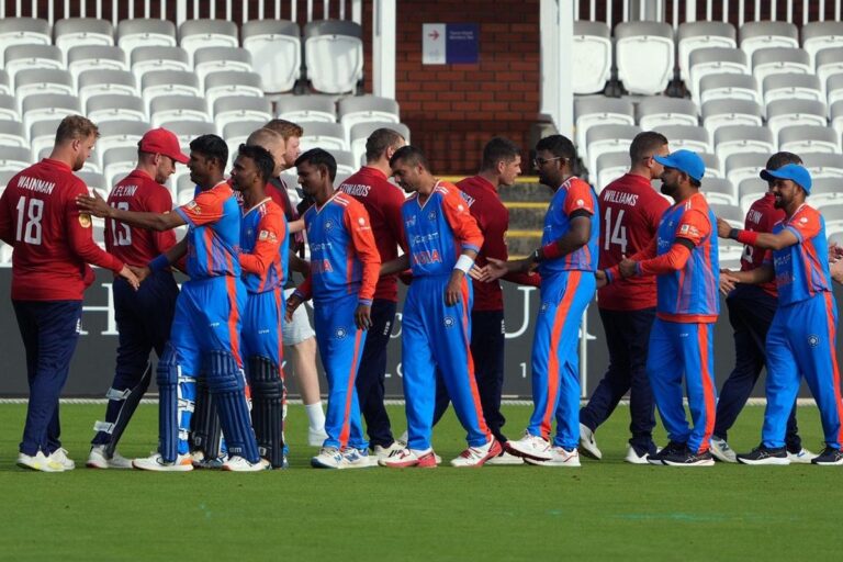 भारत ने लॉर्ड्स में इंग्लैंड को 2 विकेट से हराकर रचा, 1983 की यादें ताजा हुई