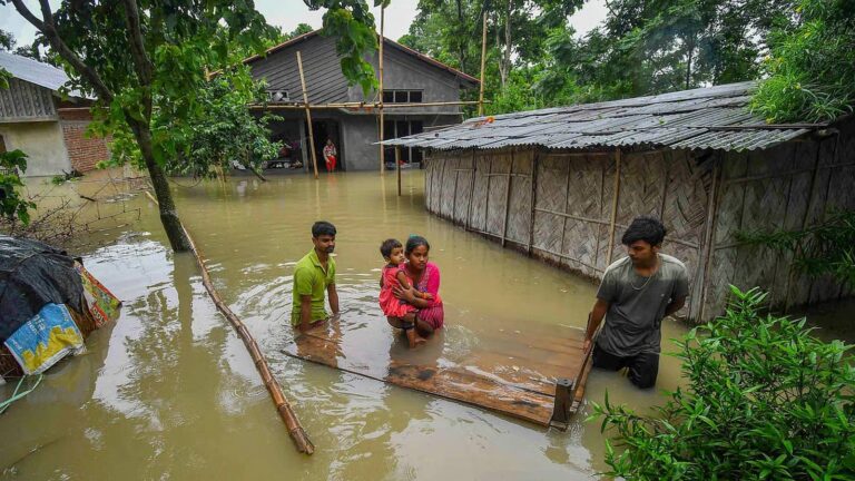 Northeast Flood: पूर्वोत्तर में बाढ़, बारिश और भूस्खलन से हाहाकार! अब तक 36 लोगों की मौत, 5.5 लाख से अधिक लोग प्रभावित