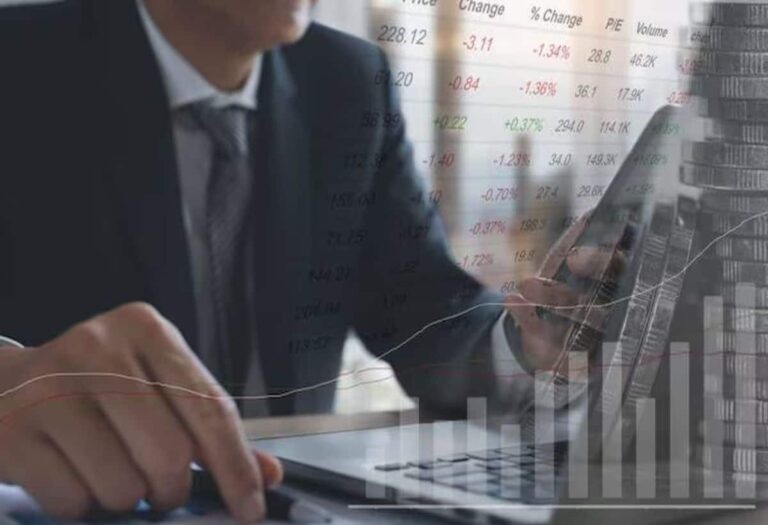 Global Market: गिफ्ट निफ्टी में दबाव, अमेरिका में लगातार तीसरे महीने मैन्युफैक्चरिंग PMI घटा, एशियाई बाजारों में मिलाजुला कारोबार