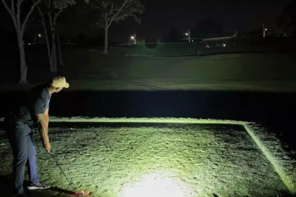 बारिश, थकान और पैरों में दर्द...वर्ल्ड रिकॉर्ड बनाने की सनक