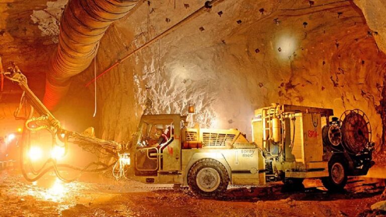 Hindustan Zinc share price : ब्लॉक डील के बाद हिंदुस्तान जिंक बना फ्यूचर्स का टॉप लूजर, जानिए कंपनी का आगे का प्लान