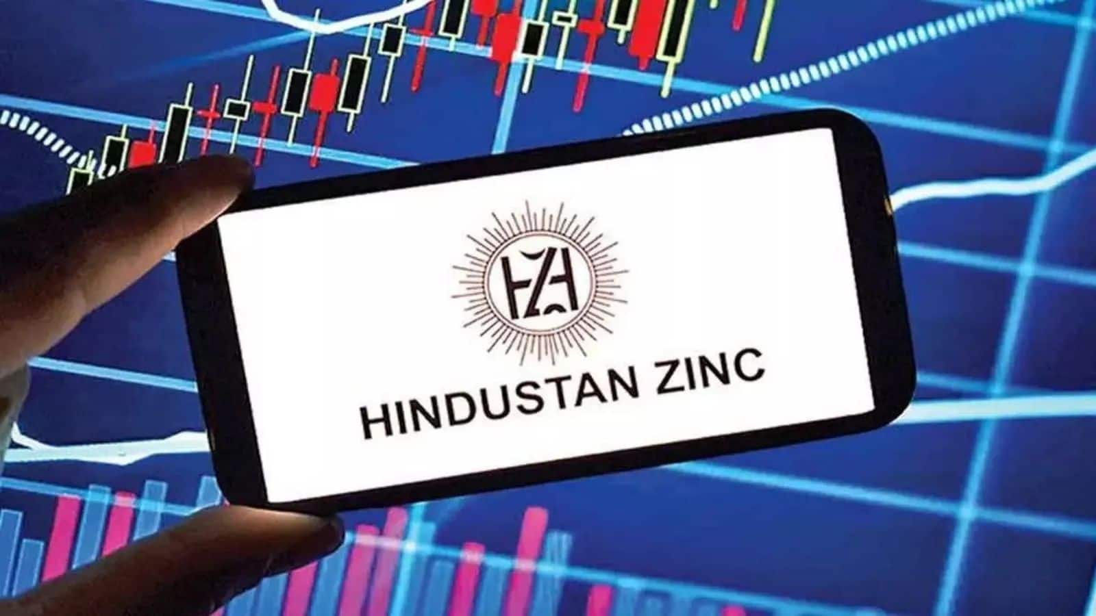 Hindustan Zinc Shares: लगातार 7 दिनों से गिर रहा शेयर, 18% टूटा भाव, अब क्या करें निवेशक?