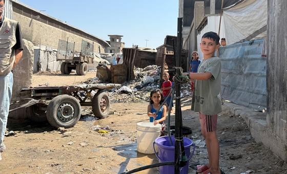 ग़ाज़ा: ईंधन समाप्त होने के कगार पर, अहम सेवाएँ पूर्ण रूप से ठप होने की चेतावनी