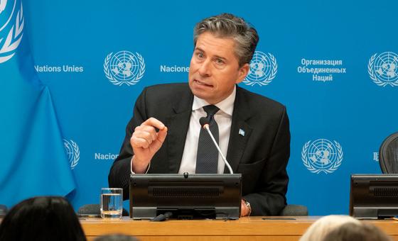 कठोर धन कटौती के कारण कठिन विकल्प चुनने की मजबूरी, मानवीय सहायता के लिए नई प्राथमिकताएँ