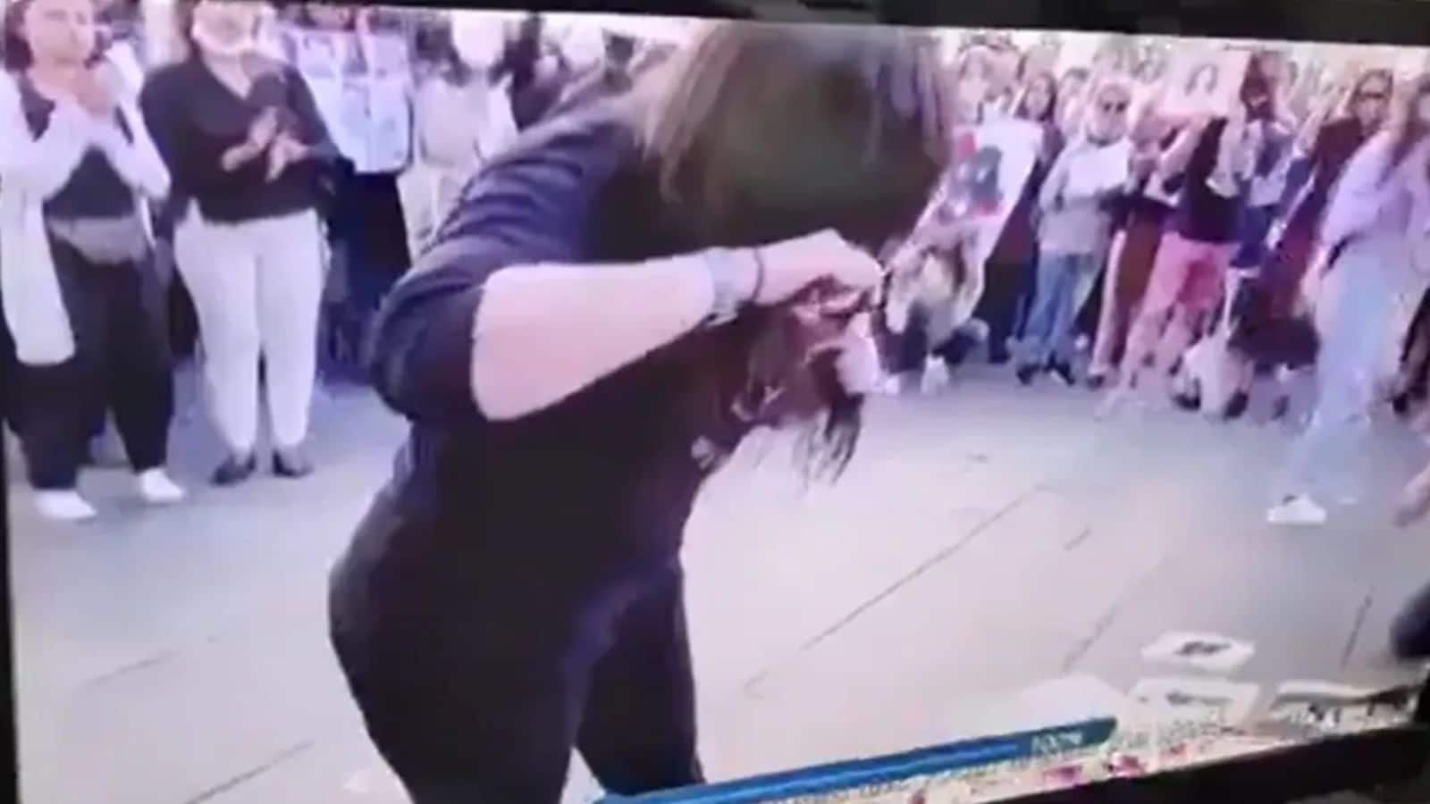 Iran-Israel War: इजरायल ने हैक किए ईरान के न्यूज चैनल, महिलाओं के बाल काटते हुए वीडियो वायरल