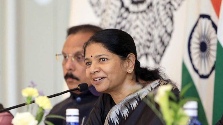 Kanimozhi VIDEO: 'भारत की राष्ट्रीय भाषा क्या है?'; स्पेन में DMK सांसद कनिमोझी के जवाब पर बजने लगी तालियां, लोगों ने की जमकर तारीफ