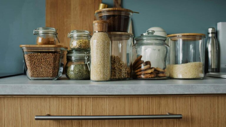 Kitchen Hacks: बारिश में बिस्कुट और चिप्स रहेंगे क्रिस्पी, ये छोटा सा देसी ट्रिक जान लीजिए!