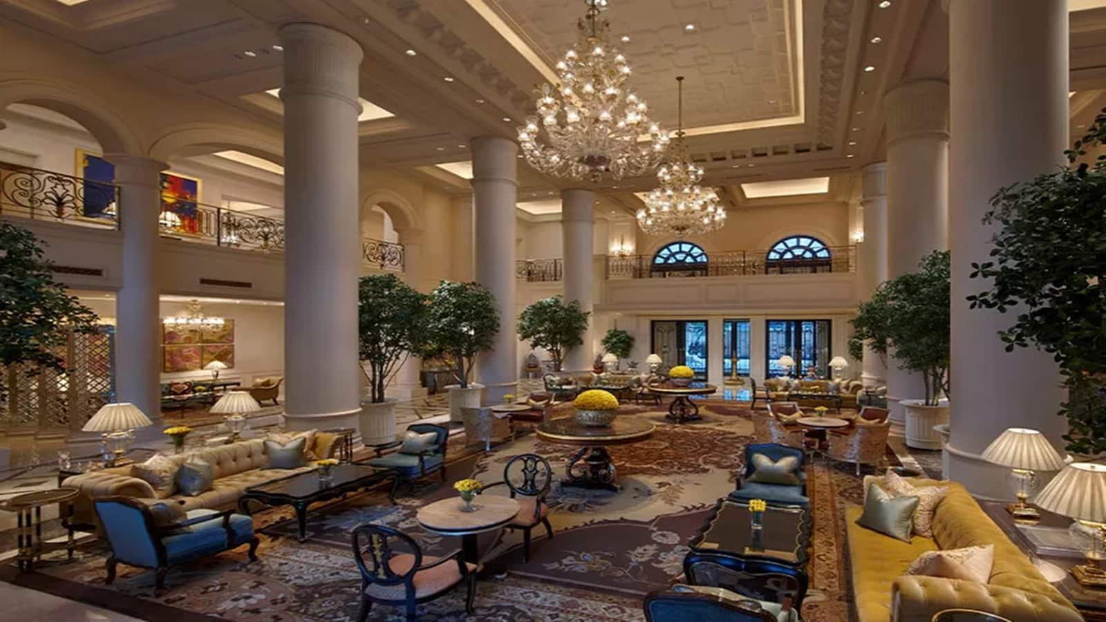 Leela Hotels IPO की शेयर बाजार में खराब शुरुआत, स्टॉक 6% से ज्यादा घाटे पर लिस्ट