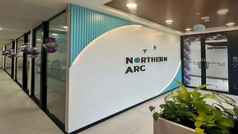 Stocks News: मधुसूदन केला ने इस NBFC के खरीदे 10 लाख शेयर, 11% चढ़ा भाव, कंपनी में नहीं है कोई प्रमोटर