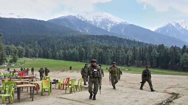 Pahalgam Terror Attack: पहलगाम आतंकी हमले में लश्कर की साजिश का पर्दाफाश, आतंकियों को पनाह देने वाले 2 मददगार गिरफ्तार