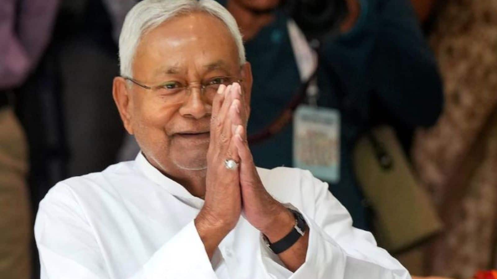CM Nitish kumar: नीतीश कुमार ने खोला पेंशन का पिटारा, बुजुर्गों को मिलेगा दोगुना से ज्यादा पैसा