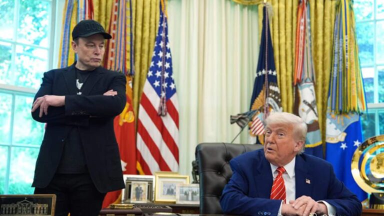 डोनाल्ड ट्रंप के टैक्स एंड स्पेंडिंग बिल पर एलॉन मस्क ने फिर सुनाई खरी-खोटी, बताया विनाशकारी; लाखों नौकरियां कर देगा खत्म