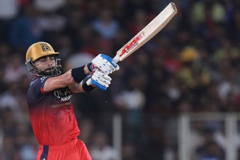 विराट कोहली ने तोड़ा गब्बर का रिकॉर्ड, फाइनल में धीमी पारी खेलकर भी रचा इतिहास