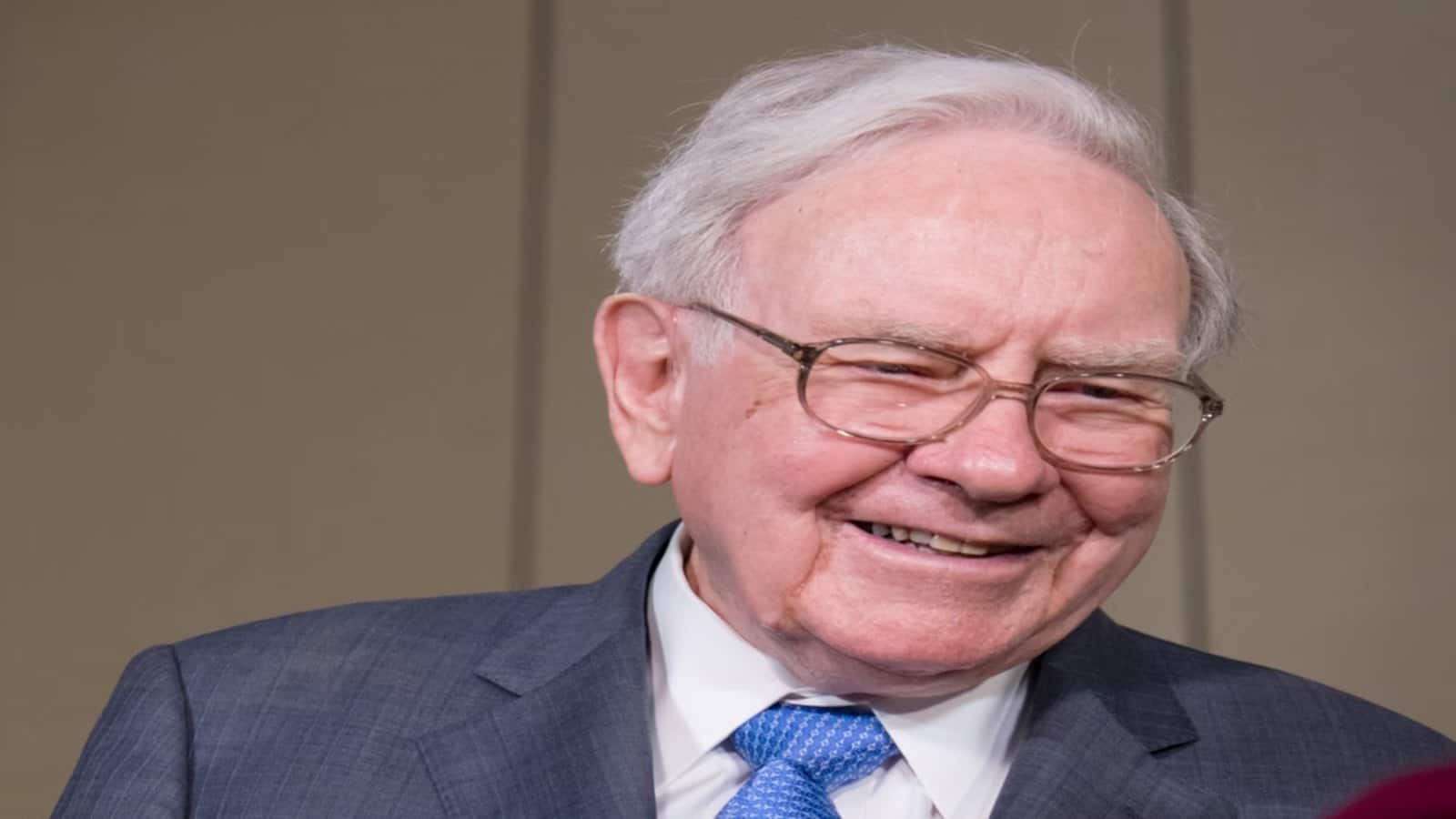 Warren Buffett Donation News: वॉरेन बफेट ने फिर दिया बड़ा डोनेशन, रिकॉर्ड 6 अरब डॉलर के बर्कशायर शेयर दान में दिये