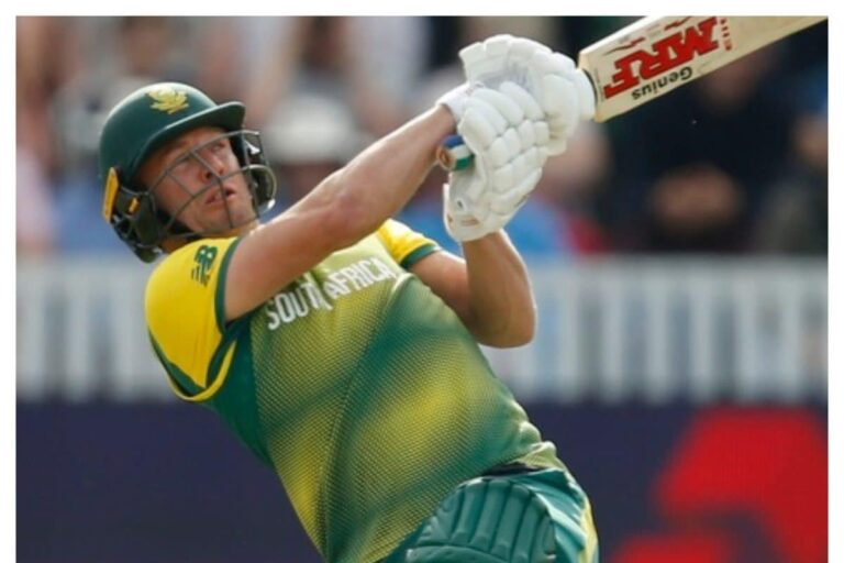 डिविलियर्स ने भारतीय पेसर्स को बहुत मारा, विनय कुमार ने 5 गेंद में 21 रन लुटाए