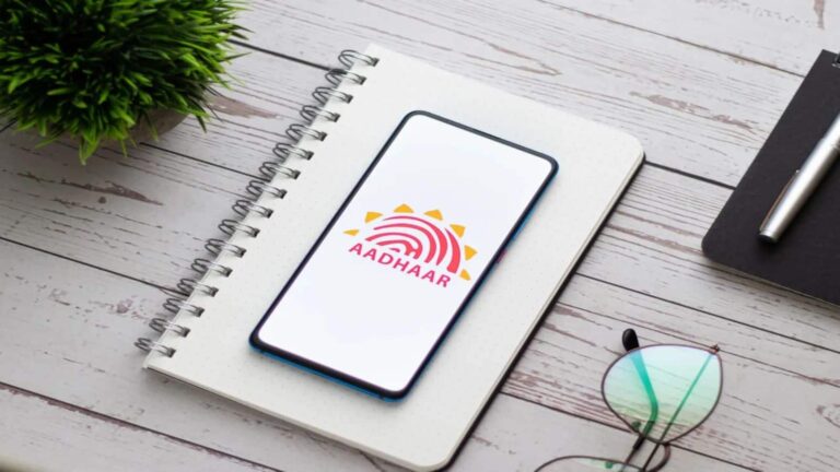 Aadhaar पर आया नया अपडेट, अभी कर लें आधार से जुड़ा ये काम, वरना रहेंगे हमेशा परेशान