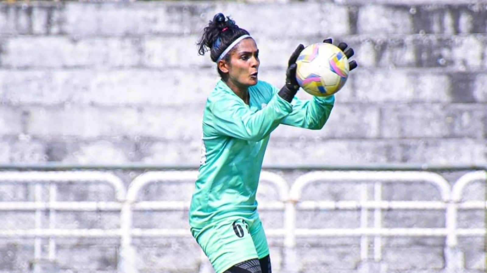 Aditi Chauhan: पूर्व गोलकीपर अदिति चौहान ने फुटबॉल से लिया संन्यास, 'कहा धन्यवाद फुटबॉल इस मुकाम तक पहुंचाने के लिए...