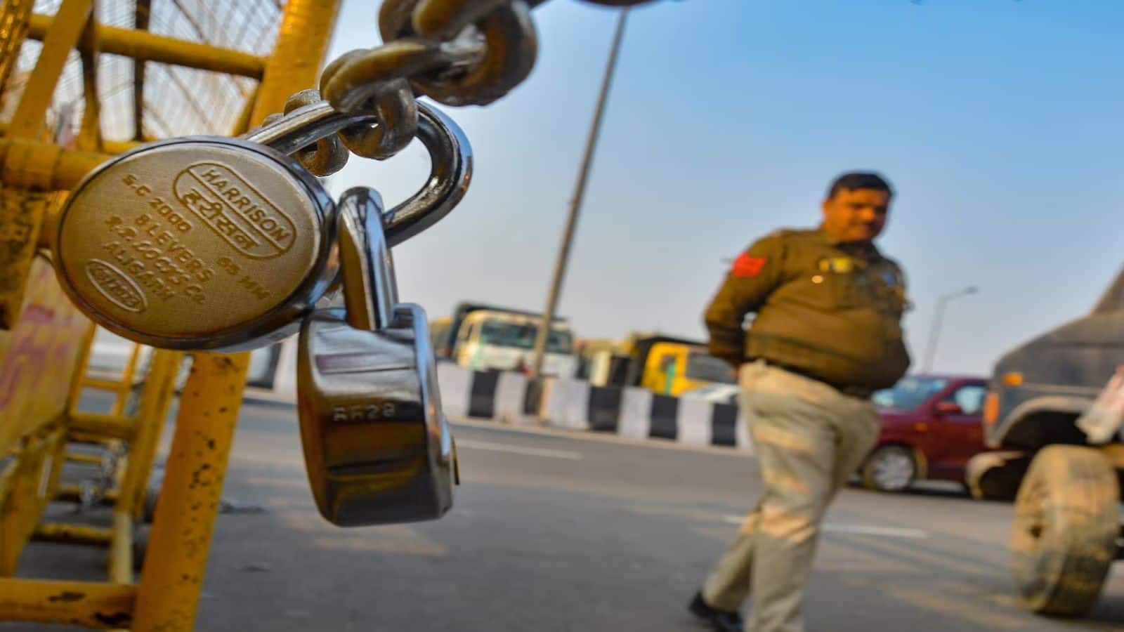 Bharat Bandh Today: आज है 'भारत बंद', 25 करोड़ कर्मचारी करेंगे हड़ताल, जानें क्या खुलेगा और क्या रहेगा बंद