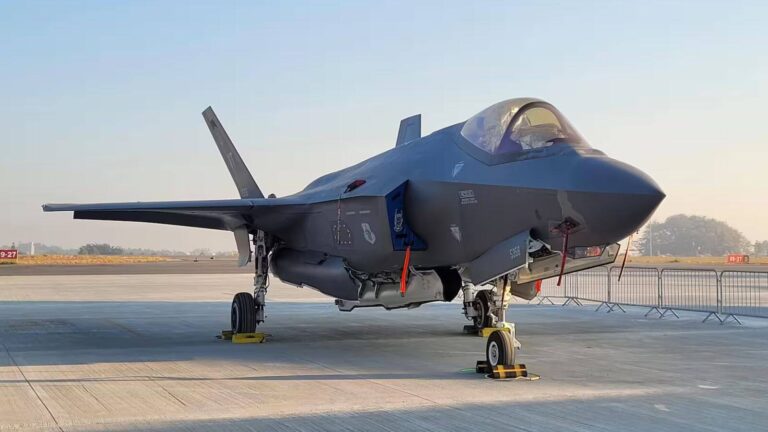 British Fighter Jet: ब्रिटिश F-35 फाइटर जेट की पार्किंग से तिरुवनंतपुरम एयरपोर्ट की हो रही लाखों की कमाई!