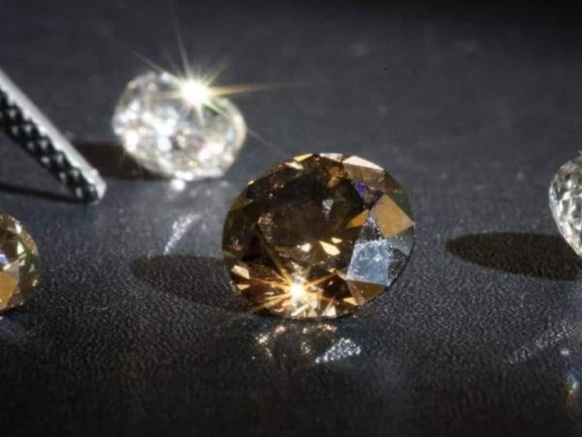 क्या ज्वैलरी खरीदते समय चेक करते हैं जेमस्टोन सर्टिफिकेट? ऐसे पता लगाएं स्टोन असली है या नकली