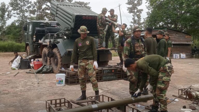 1000 साल पुराने मंदिर को लेकर क्यों लड़ रहे थाईलैंड और कंबोडिया? 100 साल से भी ज्यादा पुराना विवाद, अब हो गई युद्ध की शुरुआत!