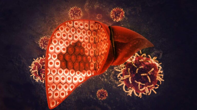 Cancer alert: बिना दर्द के भी हो सकता है कैंसर, इन 10 लक्षणों को बिल्कुल न करें नजरअंदाज