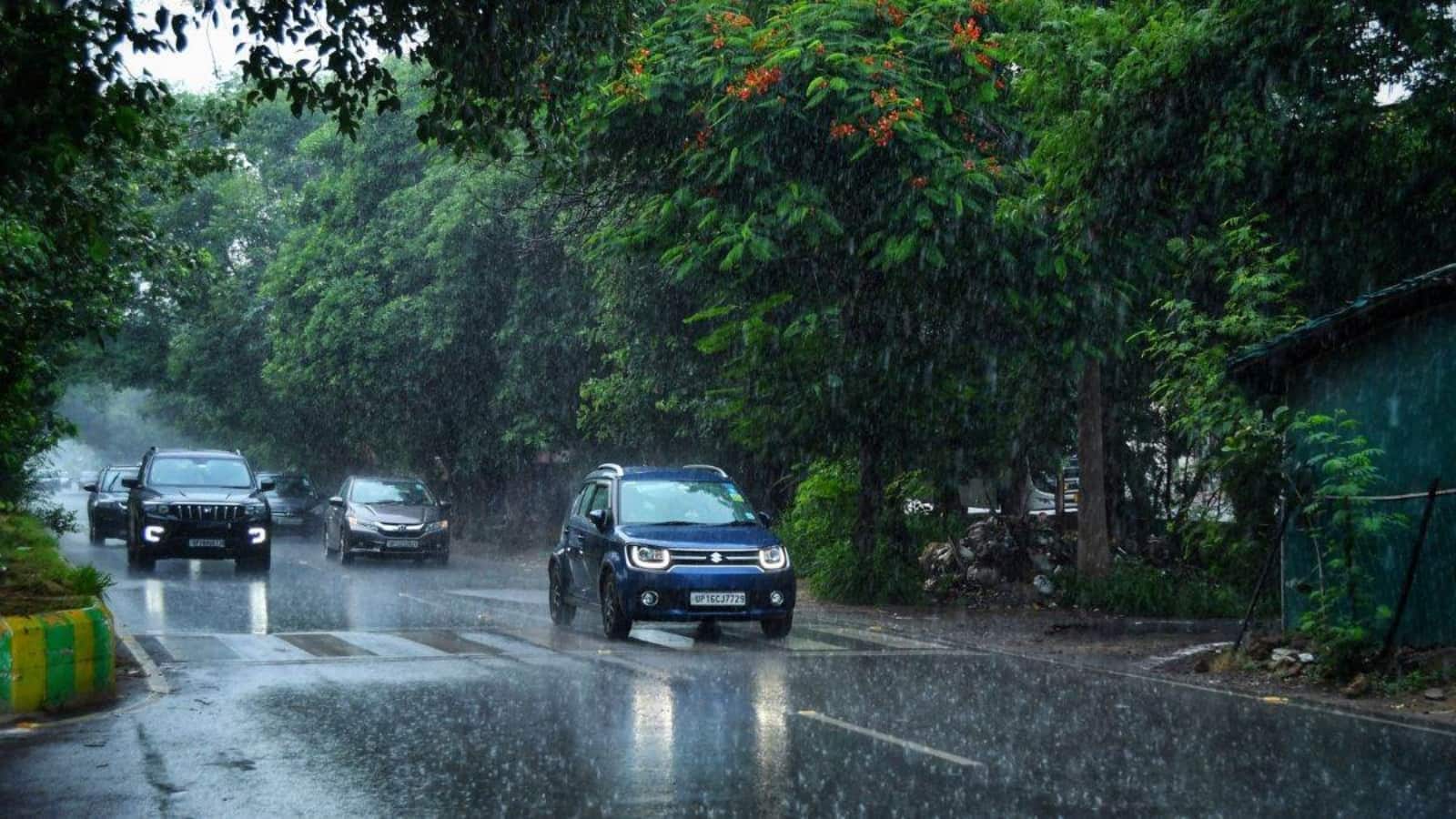 बारिश के मौसम में ऐसे रखें अपनी गाड़ी का ध्यान, नहीं होगी कोई परेशानी